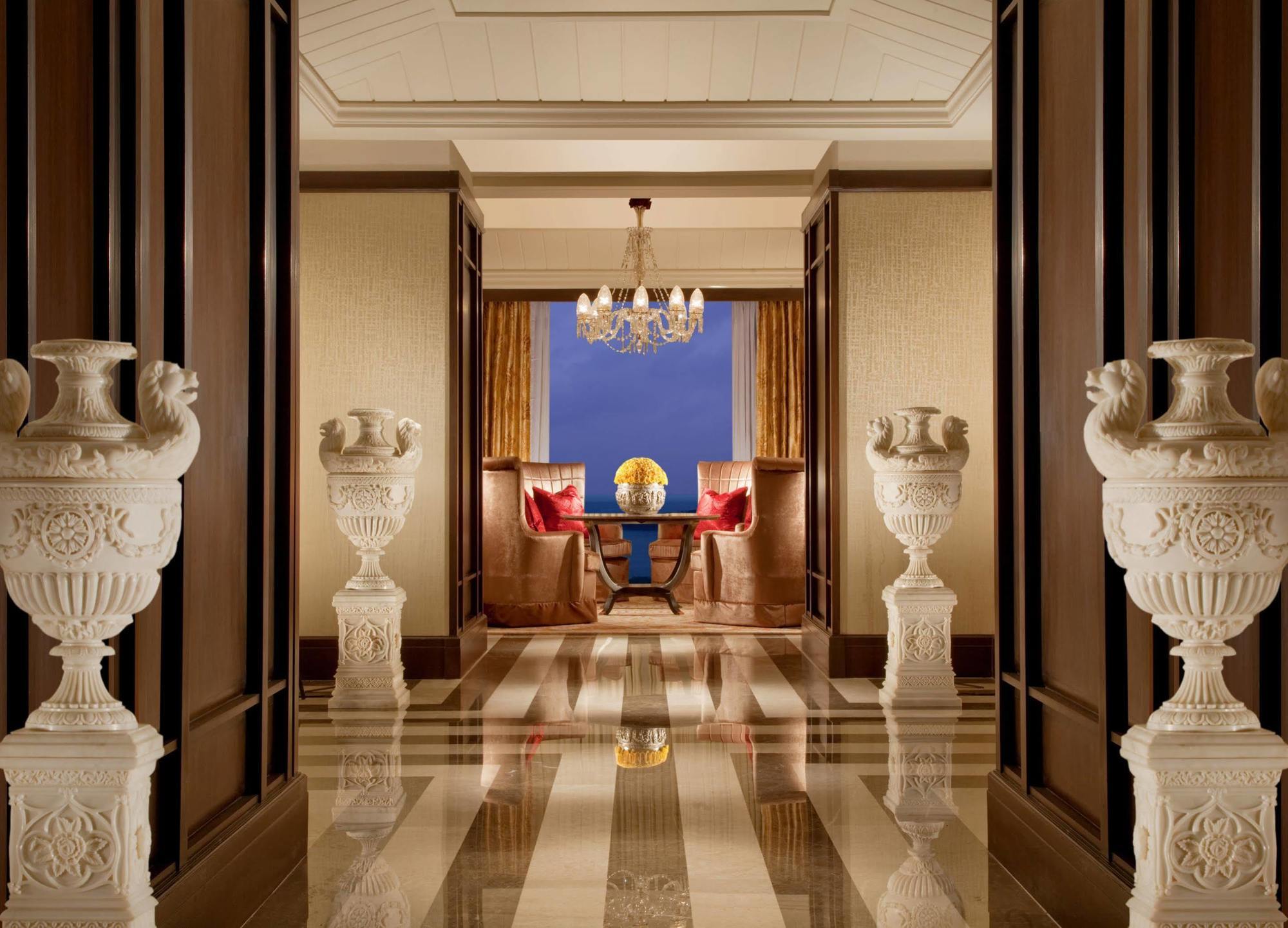 The Leela Palace 5*